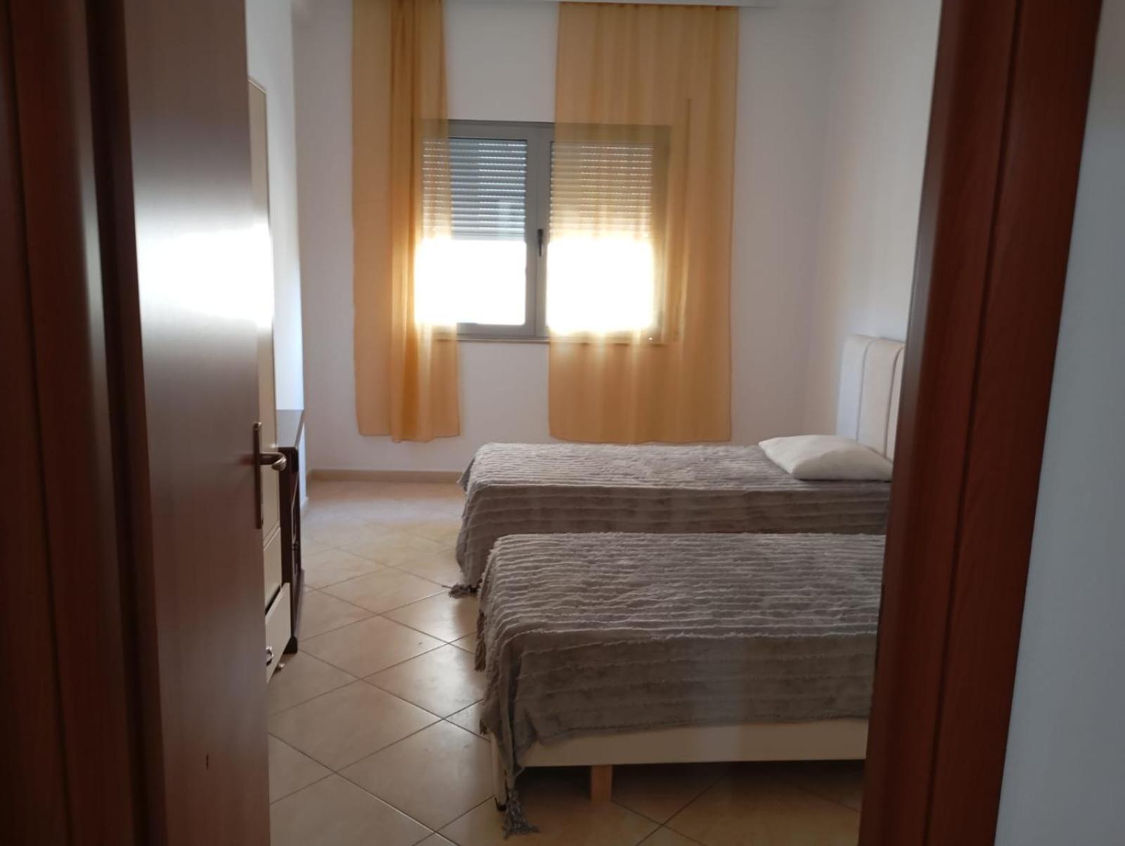 Royal 3 Hostel تيرانا المظهر الخارجي الصورة