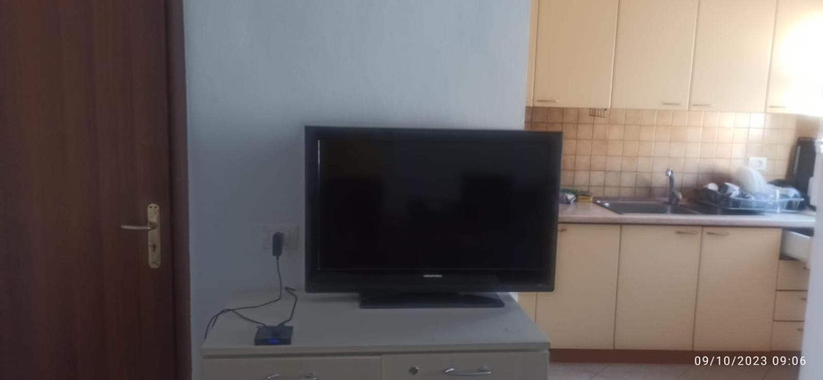 Royal 3 Hostel تيرانا المظهر الخارجي الصورة